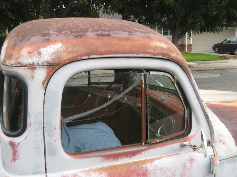 Illustration for article titled A Triumvirate Of Vintage Trucks Down On The San Jose Street
